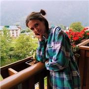 Diplomata al liceo linguistico offre ripetizioni a bambini e ragazzi in inglese, spagnolo, italiano, storia, storia dell'arte